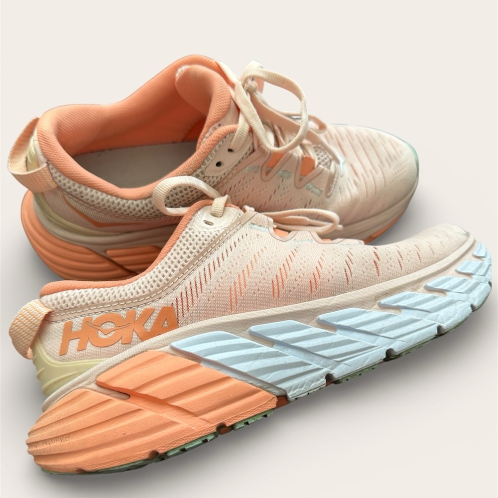 HOKA One One Gaviota 3 Women
Shoes SILVER PEONY / CANTALOUPE size US 6B